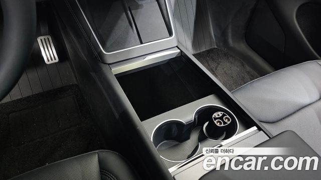 Tesla Model Y 2026 — photo 30