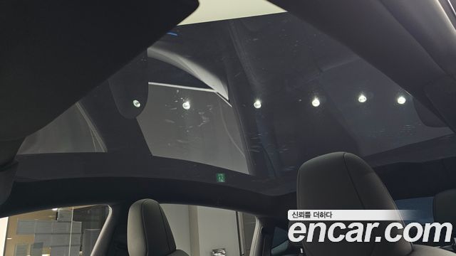 Tesla Model Y 2026 — photo 35