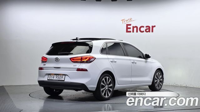 Hyundai i30 2018 — photo 2