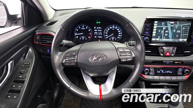 Hyundai i30 2018 — photo 19