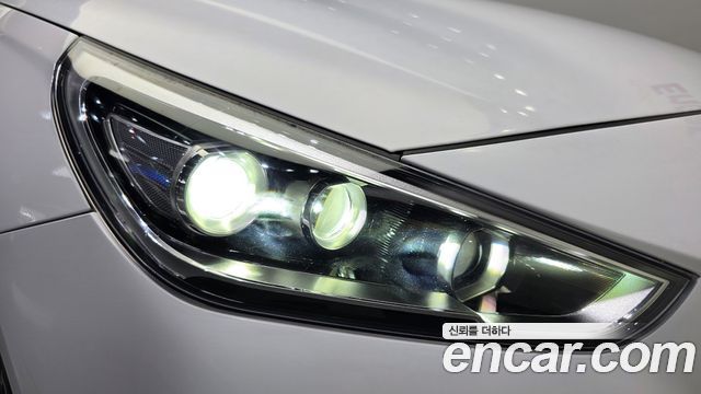 Hyundai i30 2018 — photo 8
