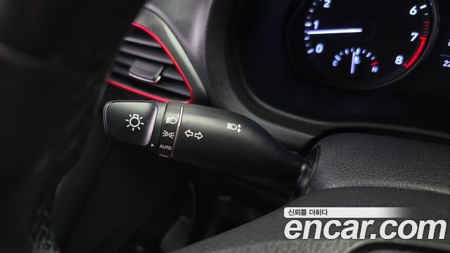 Hyundai i30 2018 — photo 32