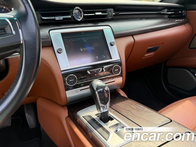 Maserati Quattroporte 2014 — photo 9