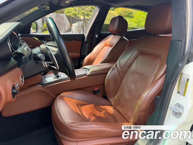 Maserati Quattroporte 2014 — photo 10