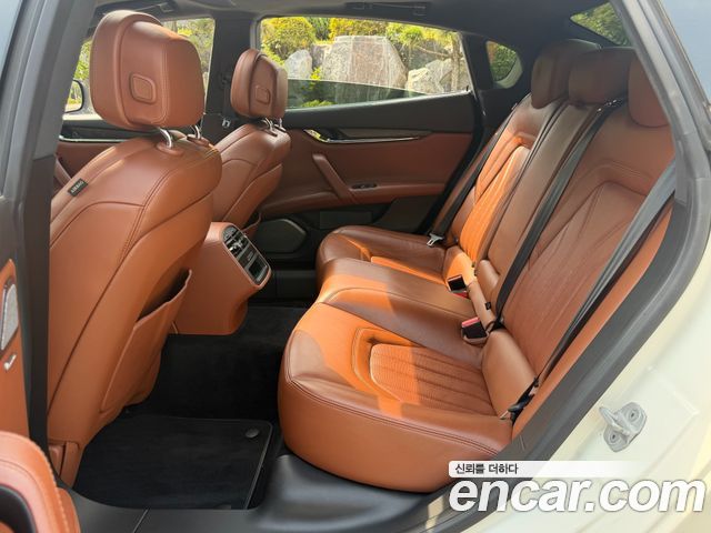 Maserati Quattroporte 2014 — photo 14