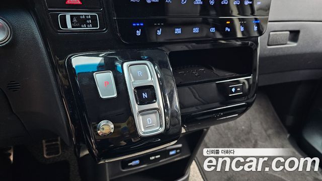 Hyundai Staria 2024 — photo 12