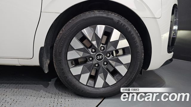 Hyundai Staria 2024 — photo 7