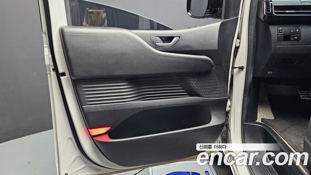 Hyundai Staria 2024 — photo 14