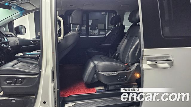 Hyundai Staria 2024 — photo 16