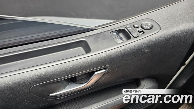 Hyundai Staria 2024 — photo 28