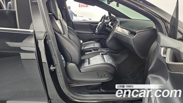 Tesla Model X 2019 — photo 11