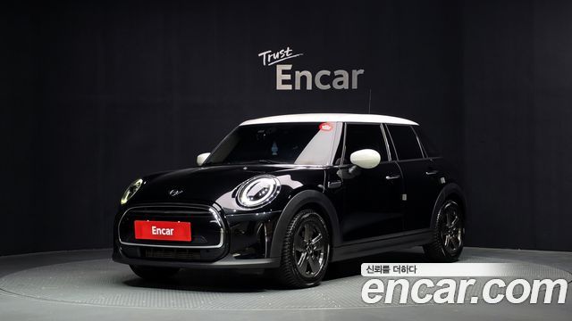 Mini Cooper 2023 — photo 1