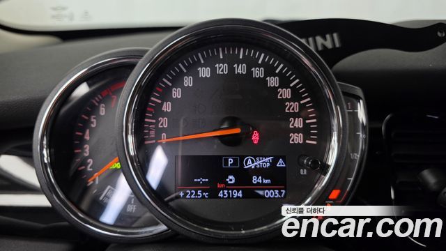 Mini Cooper 2023 — photo 11
