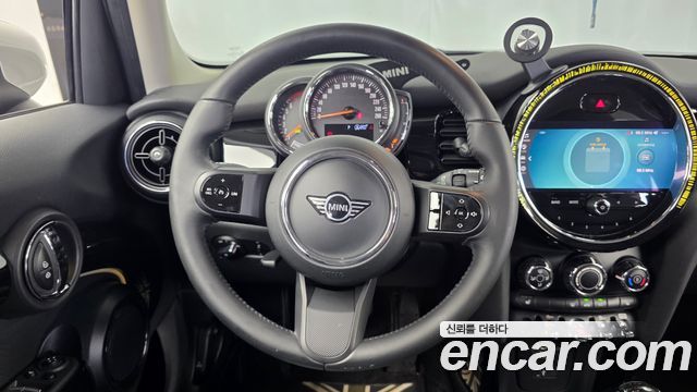 Mini Cooper 2023 — photo 19