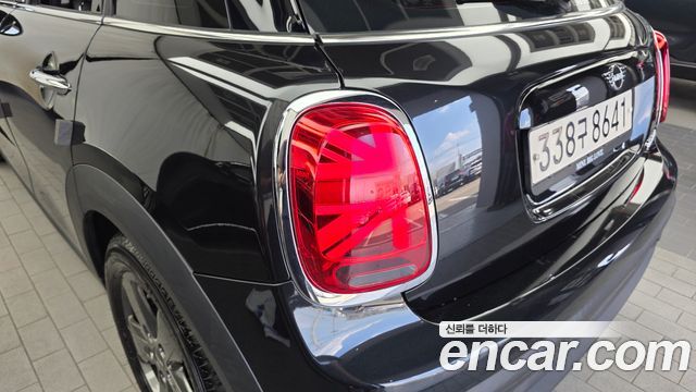 Mini Cooper 2023 — photo 9