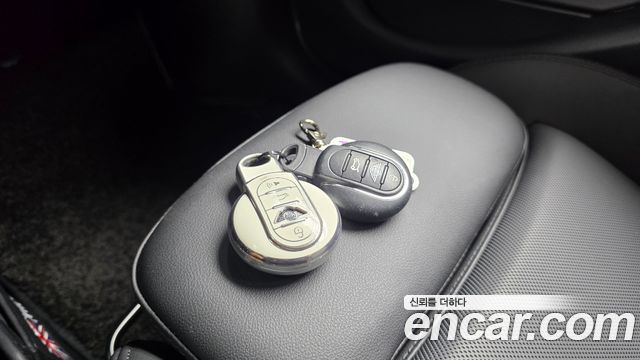 Mini Cooper 2023 — photo 29