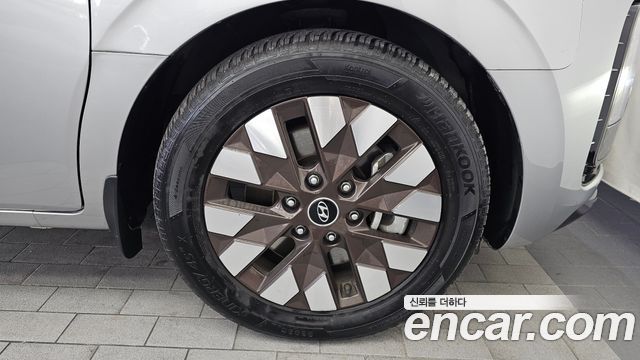 Hyundai Staria 2022 — photo 7
