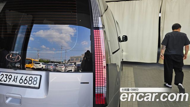 Hyundai Staria 2022 — photo 9