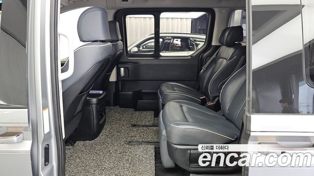 Hyundai Staria 2022 — photo 16