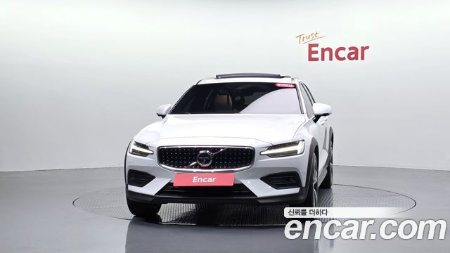 Volvo V60 2019 — photo 3