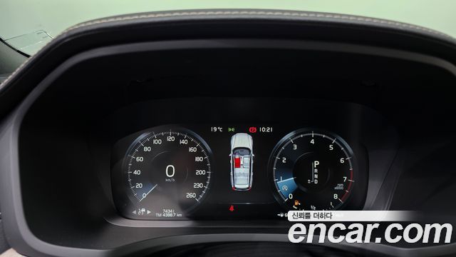 Volvo V60 2019 — photo 11