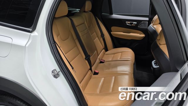 Volvo V60 2019 — photo 17