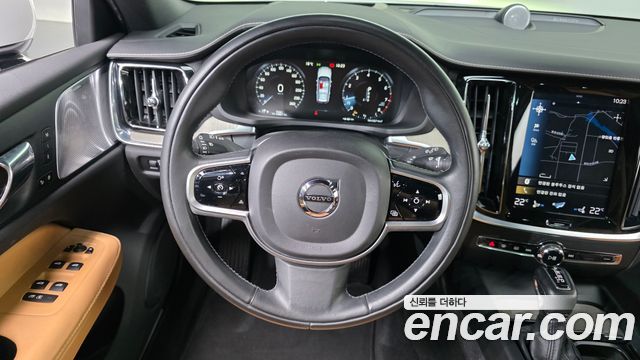 Volvo V60 2019 — photo 19