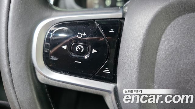 Volvo V60 2019 — photo 25