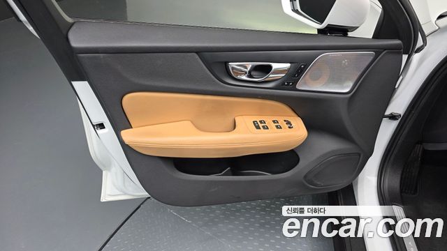 Volvo V60 2019 — photo 14