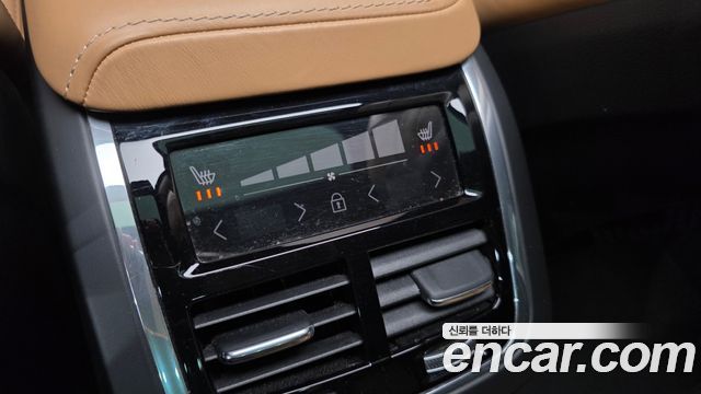 Volvo V60 2019 — photo 29