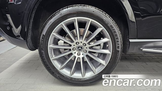 Mercedes-Benz GLE-Class 2023 — photo 5