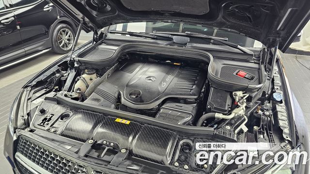 Mercedes-Benz GLE-Class 2023 — photo 6