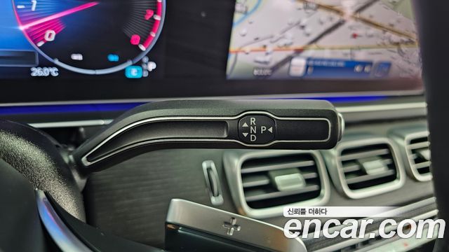 Mercedes-Benz GLE-Class 2023 — photo 12