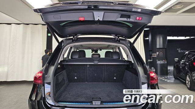 Mercedes-Benz GLE-Class 2023 — photo 24