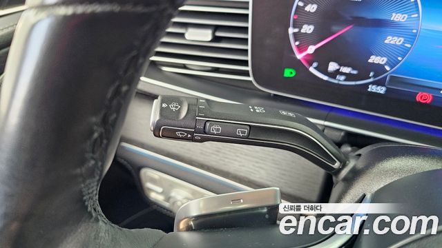 Mercedes-Benz GLE-Class 2023 — photo 28