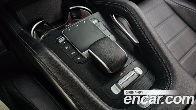Mercedes-Benz GLE-Class 2023 — photo 33