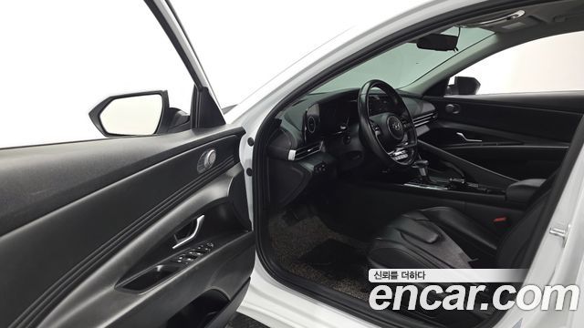 Hyundai AVANTE 2023 — photo 13