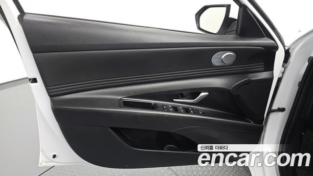 Hyundai AVANTE 2023 — photo 14