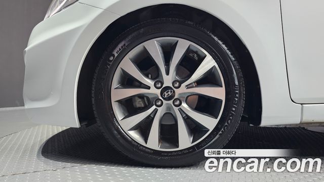 Hyundai Accent 2015 — photo 5