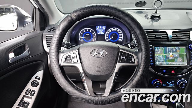 Hyundai Accent 2015 — photo 18