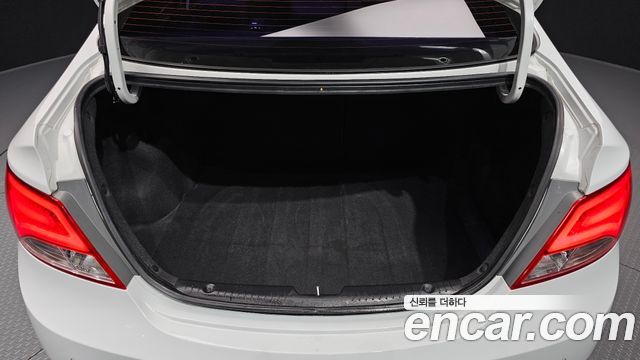 Hyundai Accent 2015 — photo 25