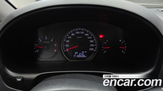 Hyundai Starex 2017 — photo 8