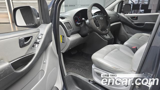 Hyundai Starex 2017 — photo 10