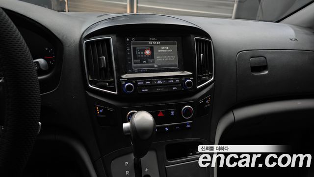 Hyundai Starex 2017 — photo 14