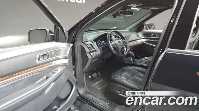 Ford Explorer 2018 — photo 10