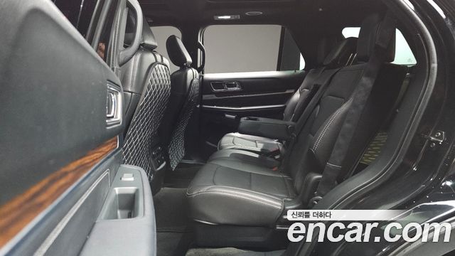 Ford Explorer 2018 — photo 11