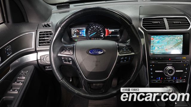Ford Explorer 2018 — photo 12