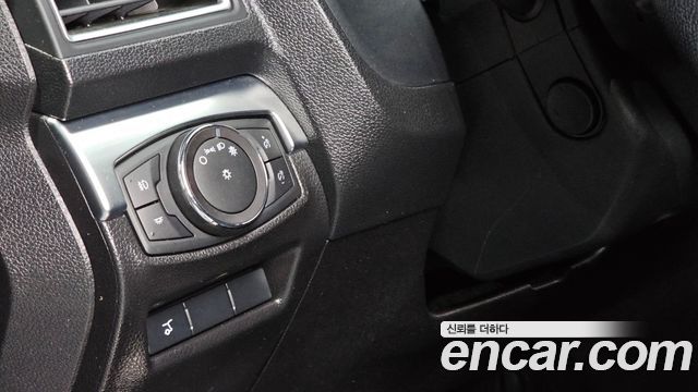 Ford Explorer 2018 — photo 13