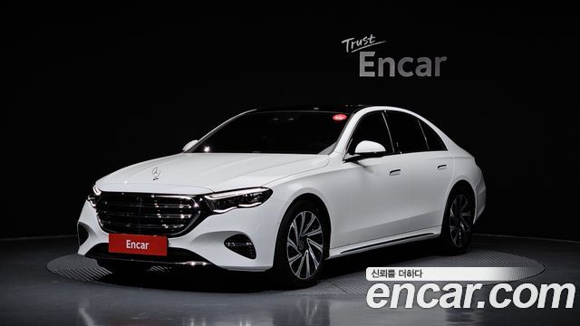 Mercedes-Benz E-Class 2025 — photo 1