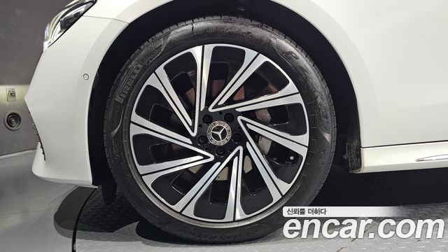 Mercedes-Benz E-Class 2025 — photo 5